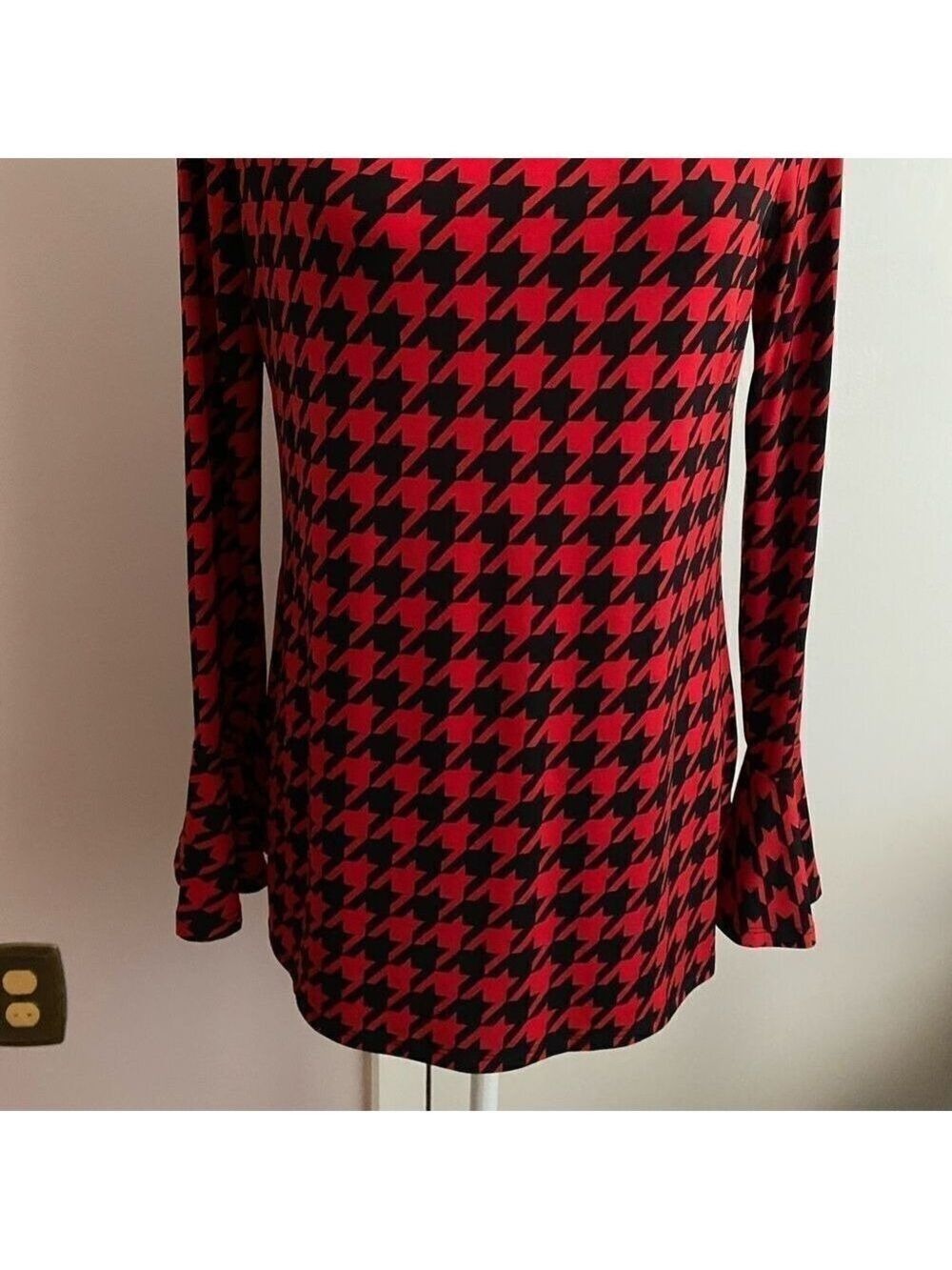 Chaus Red Black Houndstooth Bell Sleeve Top Size Small - Picture 3 of 9